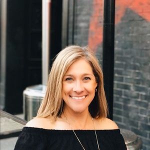 Meet your Posher, Carrie